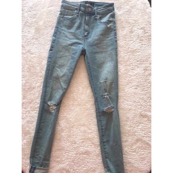 Abercrombie and Fitch High Rise Light Wash Jeans - Picture 3 of 5